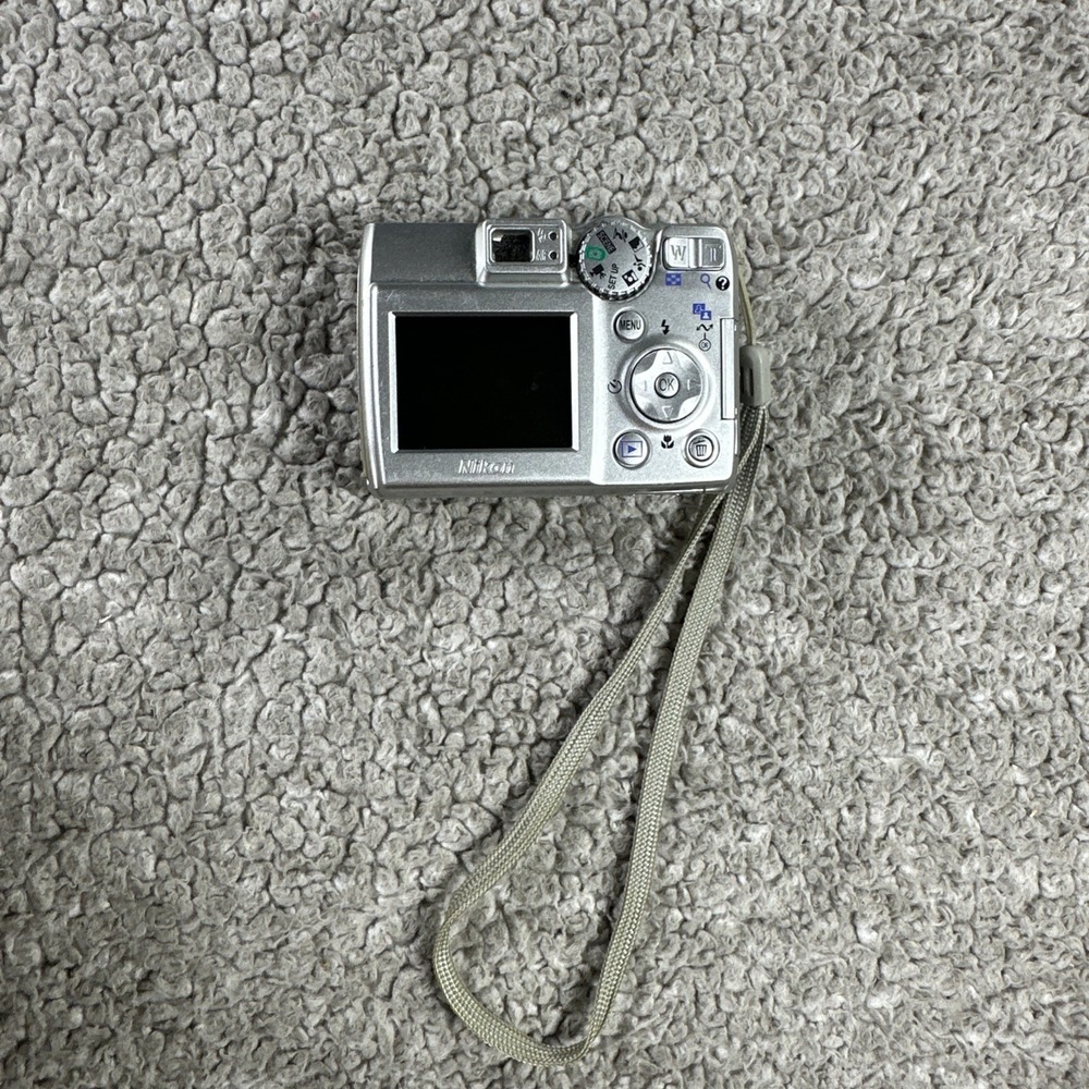 Nikon Coolpix E5600 Digital Camera 5.1 Mp Flash 3x Zoom Tested Works